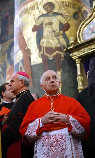 Tettamanzi assisting at a schismatic ceremony at the Kremlin